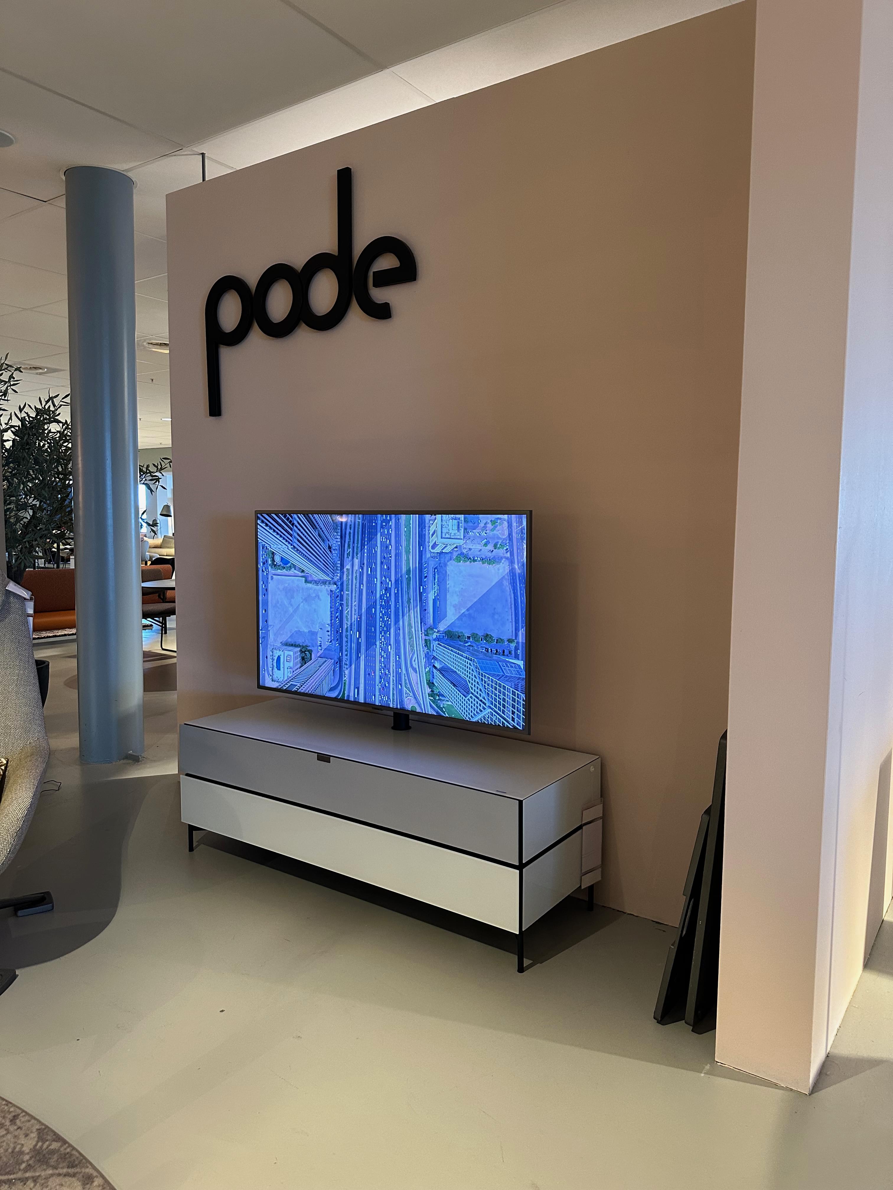 staand tv-meubel 1.50m breed in de kleur Wit (SNG)