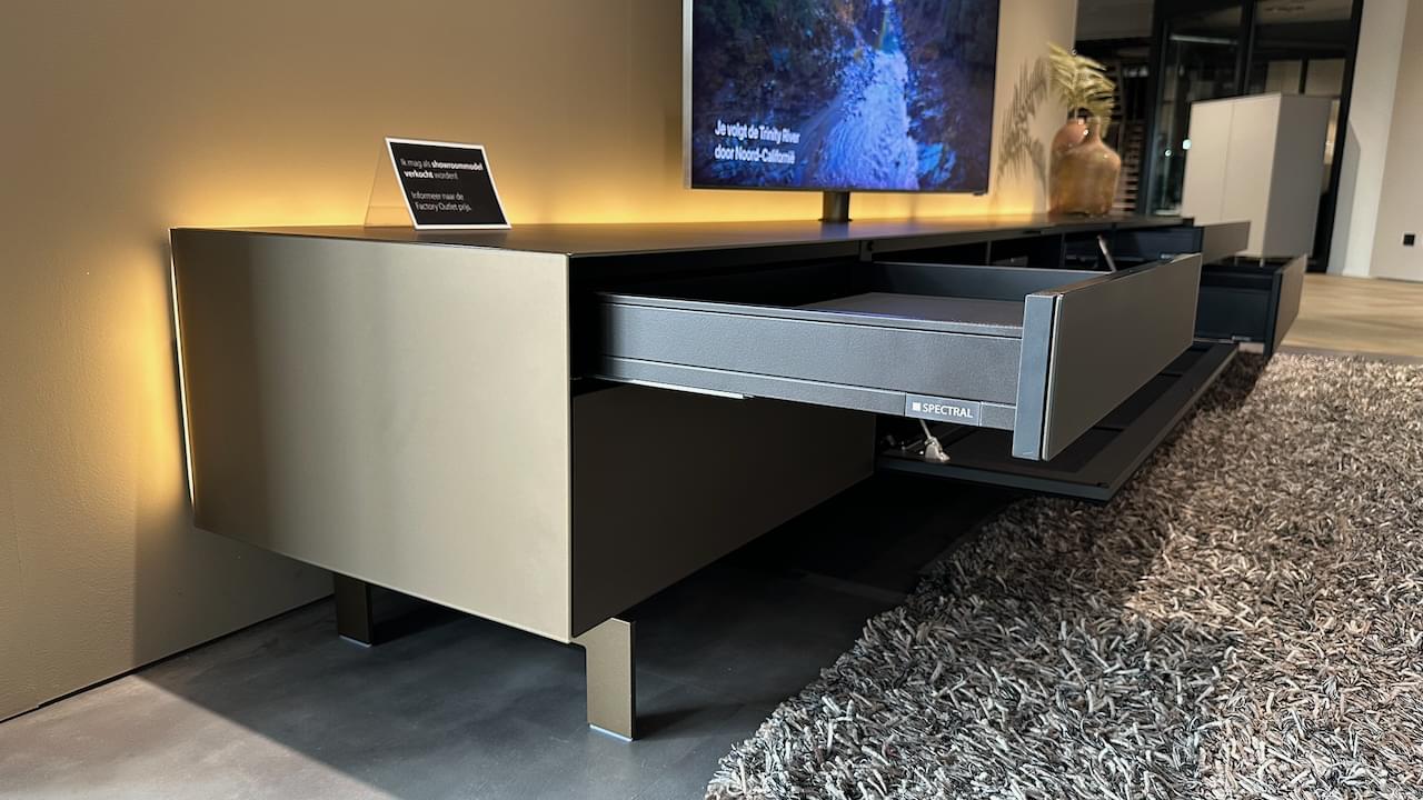 staand tv-meubel 3.5m | metallic roast | inclusief Spectral soundbar en Sonos Amp