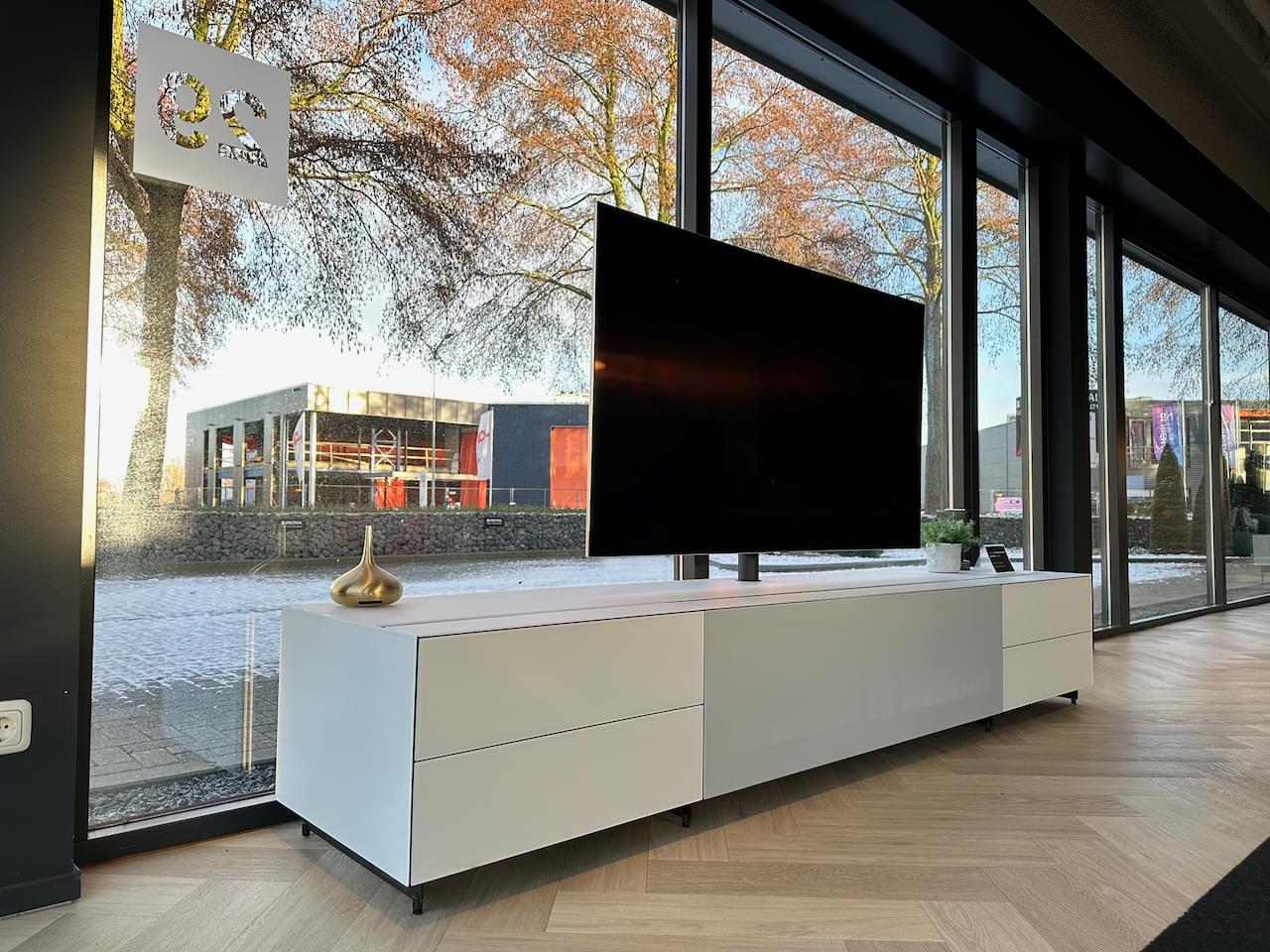 homecinema tv-meubel | 2.63m | staand in gesatineerd glas