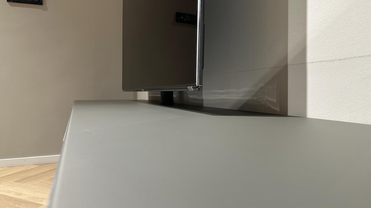 zwevend tv-meubel 2.8 m | Granite glas | Soundbar adapter | Draaibare tv-beugel | wandhangend |