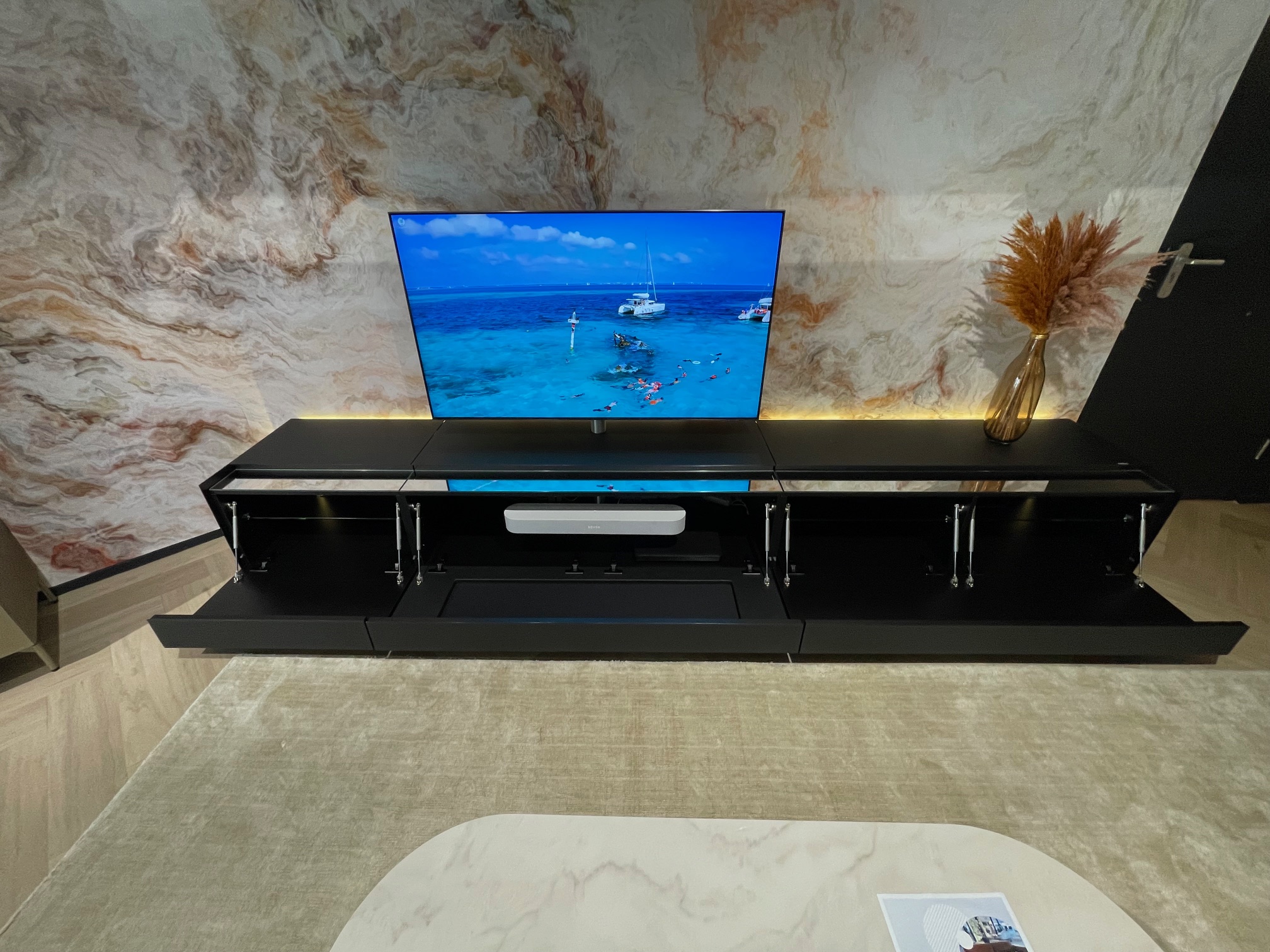 326 CM Tv meubel | LED | Zwart mat glas