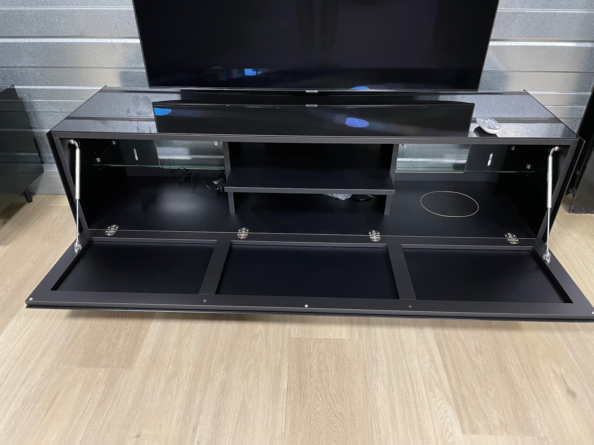 166 CM TV meubel | LED | Zwart hoogglans