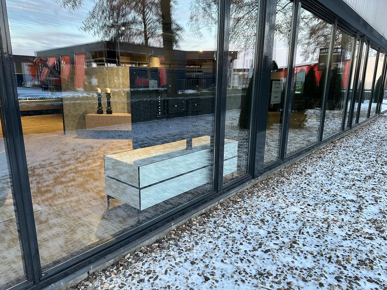 staand tv-meubel als roomdivider | hoogglans wit | 1.50m