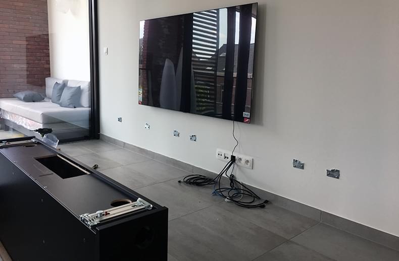 Tv Ophangen Aan Muur Zonder Kabels CMV32 AGBC Tv Ophangen Aan Muur Zonder Kabels CMV32 AGBC