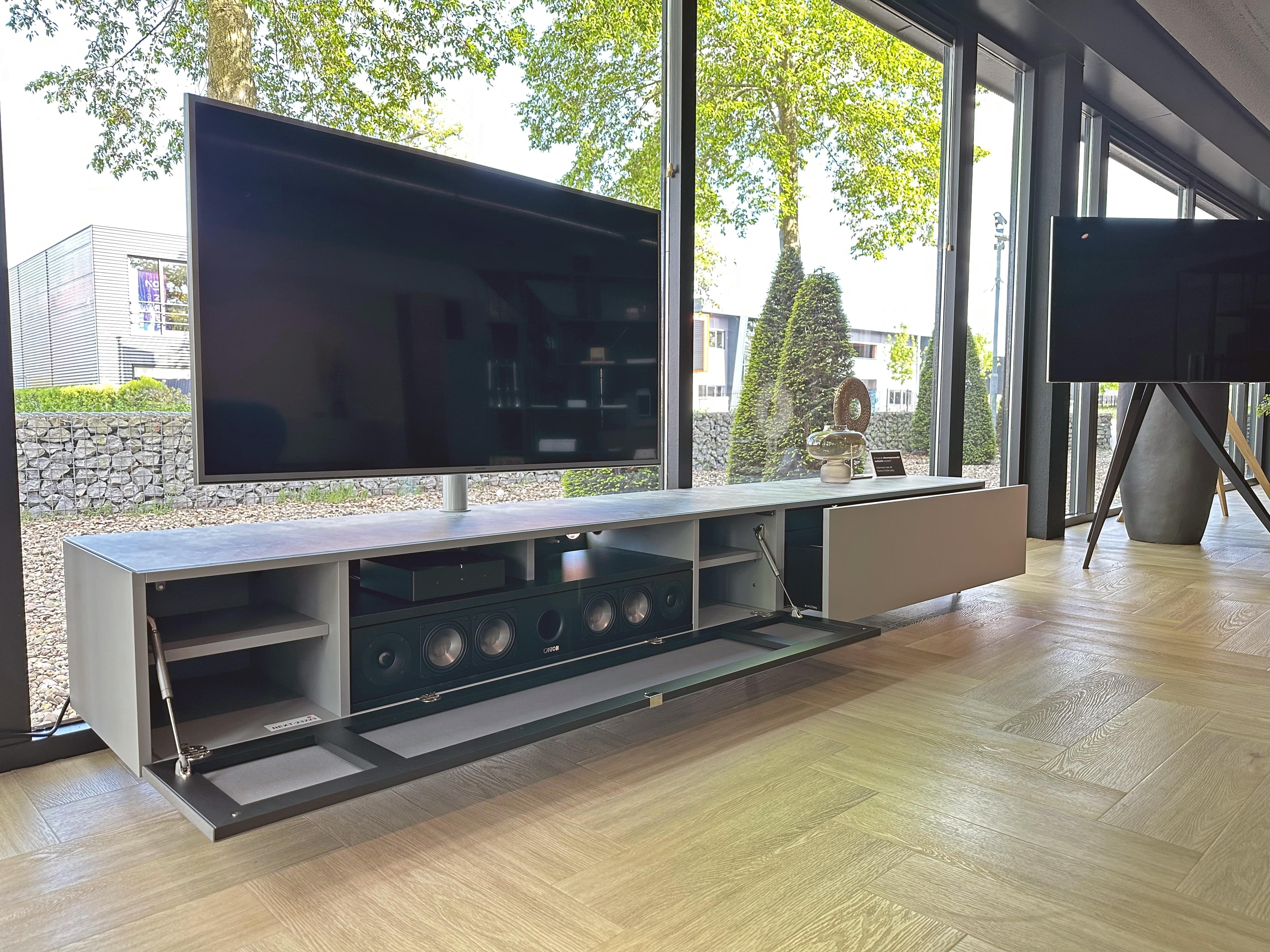 zwevend tv-meubel 2.8m in kleur Grey - inclusief Spectral soundbar en Sonos Amp
