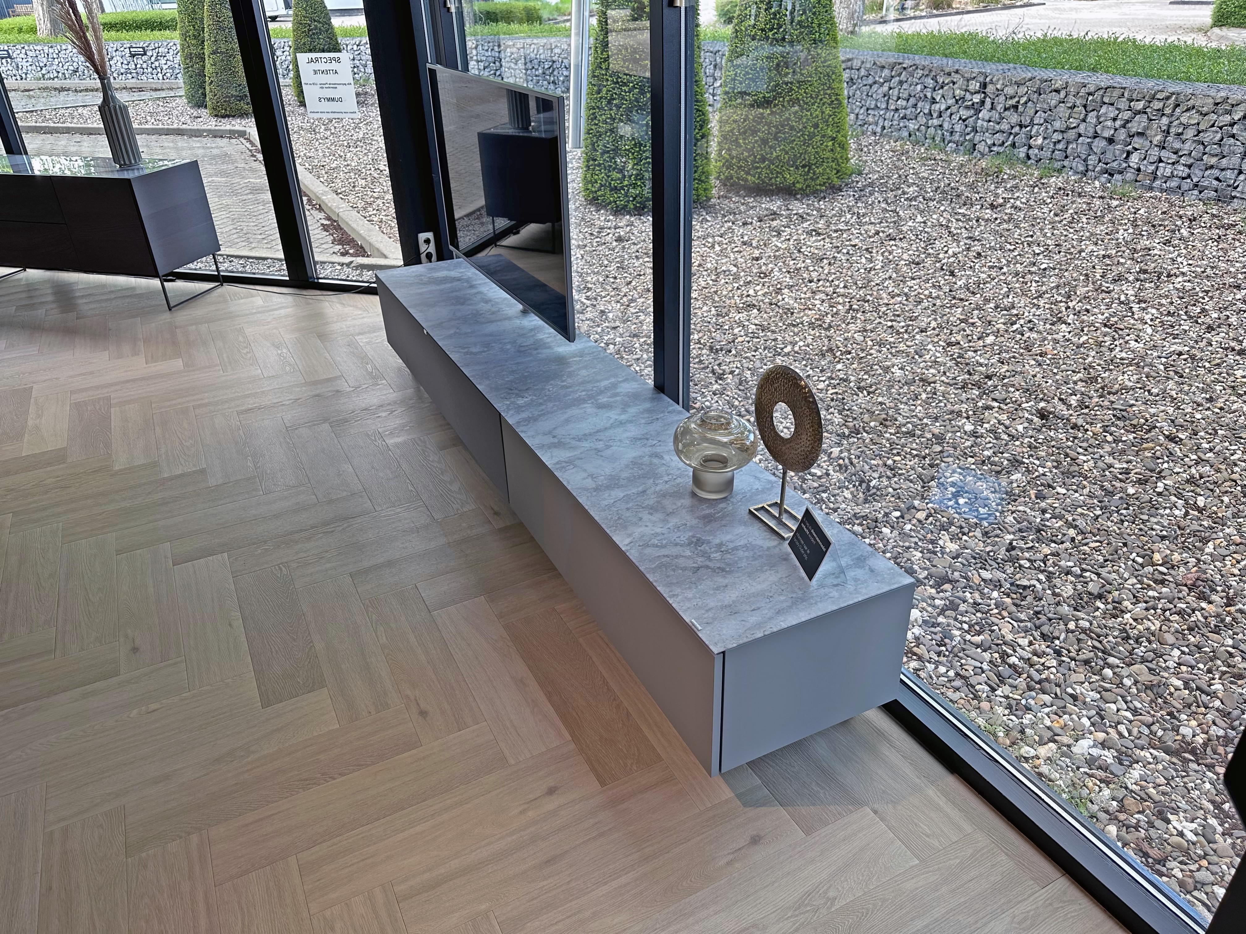 zwevend tv-meubel 2.8m in kleur Grey - inclusief Spectral soundbar en Sonos Amp