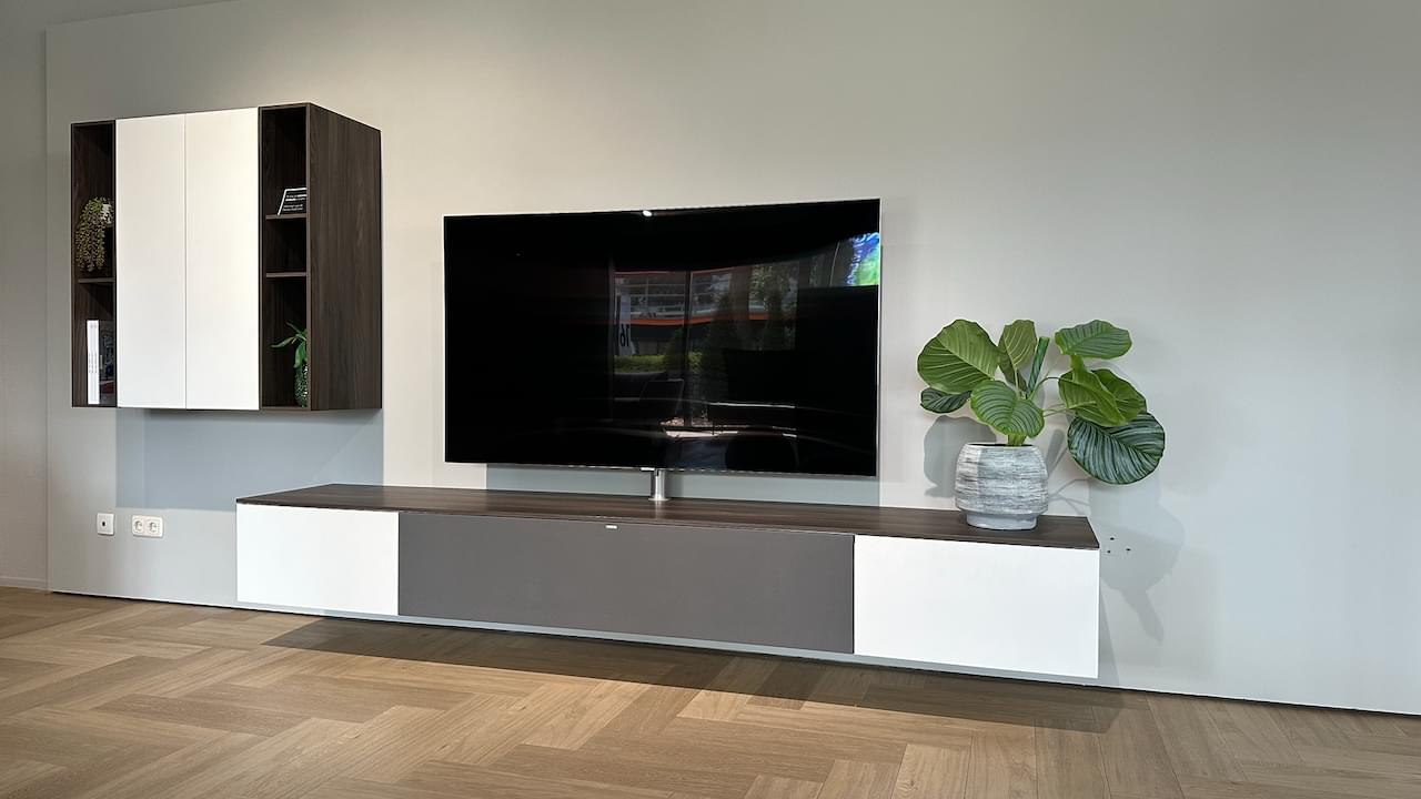 zwevend tv-meubel 2.6 m | Deep Oak | Smart Lack Wit | Showroommodel