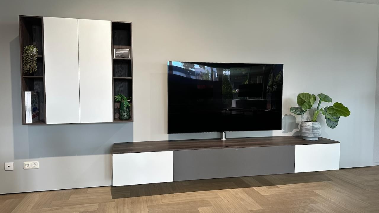 zwevend tv-meubel 2.6 m | Deep Oak | Smart Lack Wit | Showroommodel