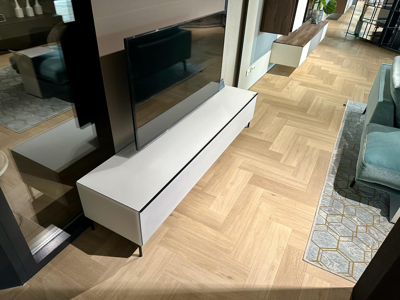 Soundbar tv-meubel - 2.0m in wit - staand op pootjes