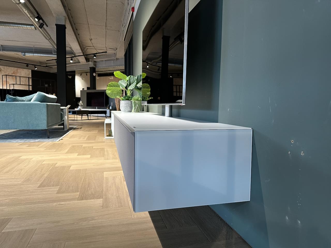 zwevend tv-meubel, kleur wit | 3.10m | draaibare tv-kolom