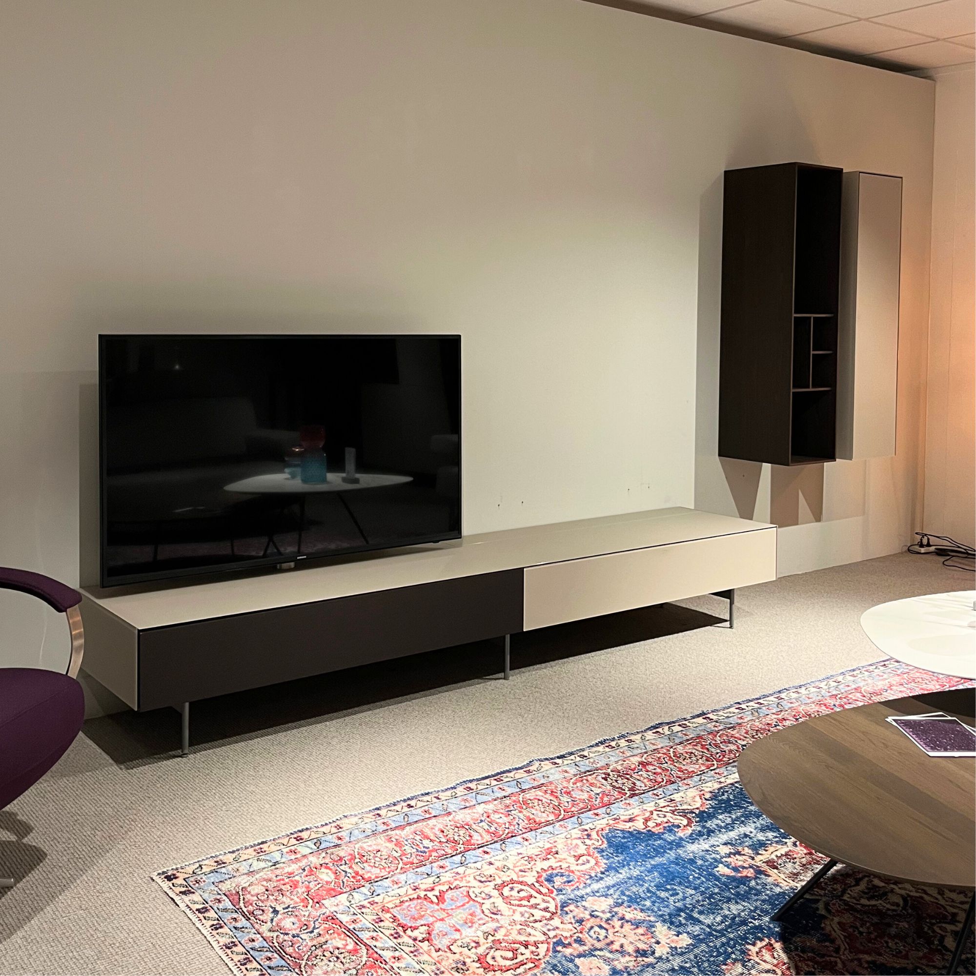 tv-meubel op frame | Pebble Satin
