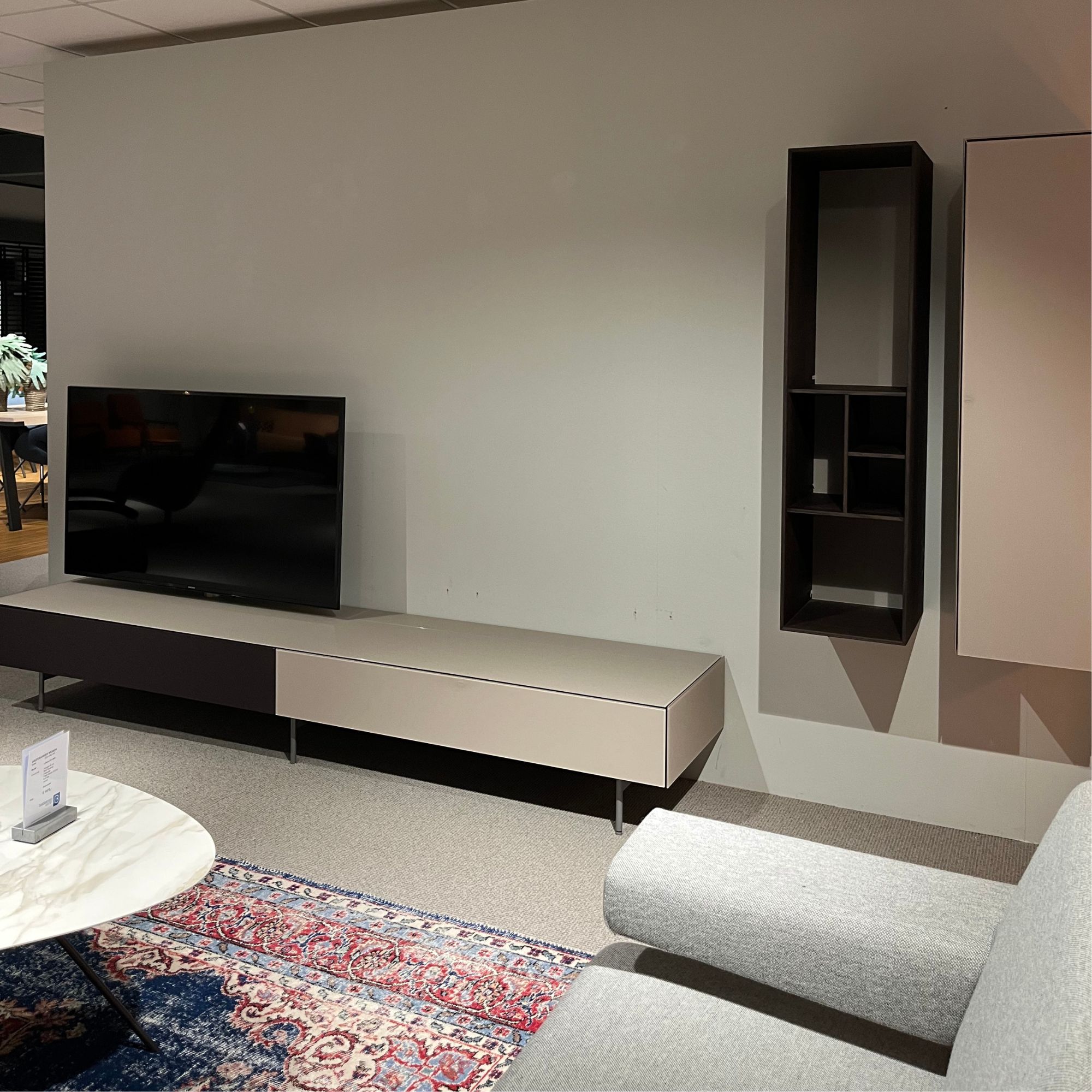 tv-meubel op frame | Pebble Satin