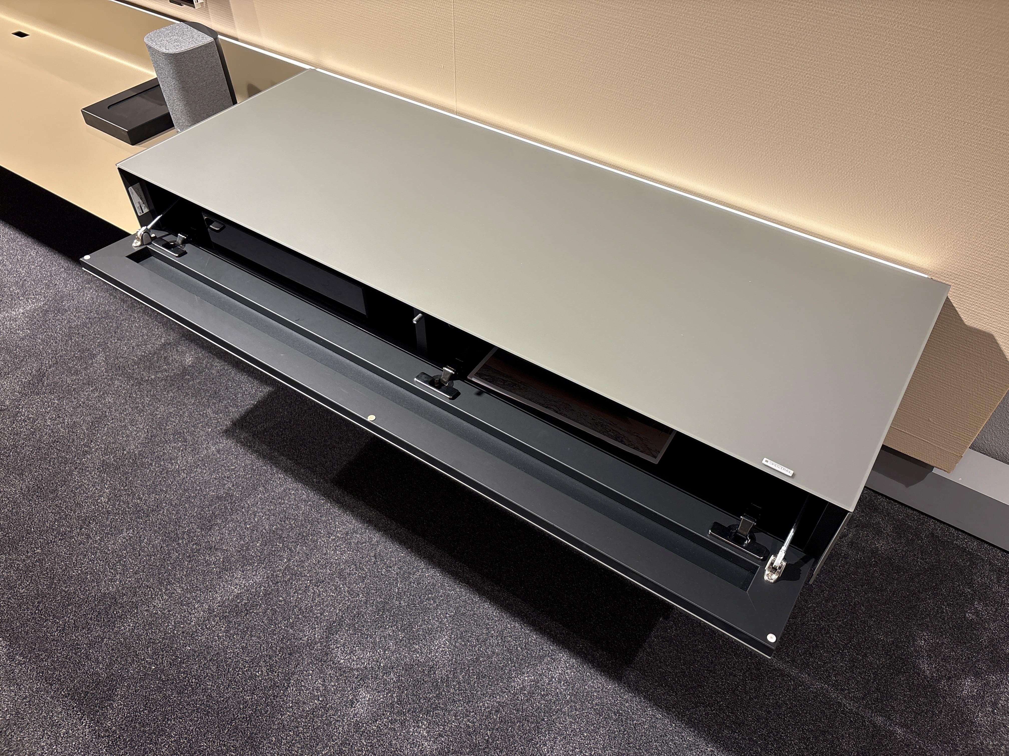 Spectral Meubel Air Charge Bar in Black Oak